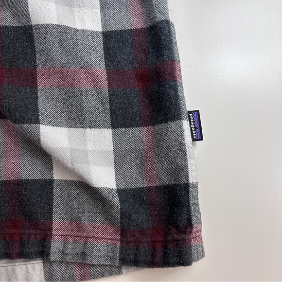 Patagonia Plaid Button Down Size M - Picture 10 of 10